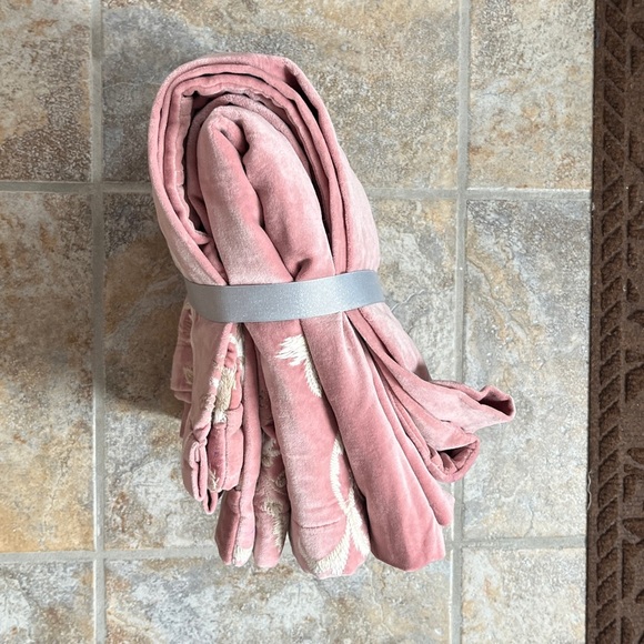 Anthropologie Harlowe Embroidered Velvet Curtain 50 x 84 NWT - Picture 8 of 12